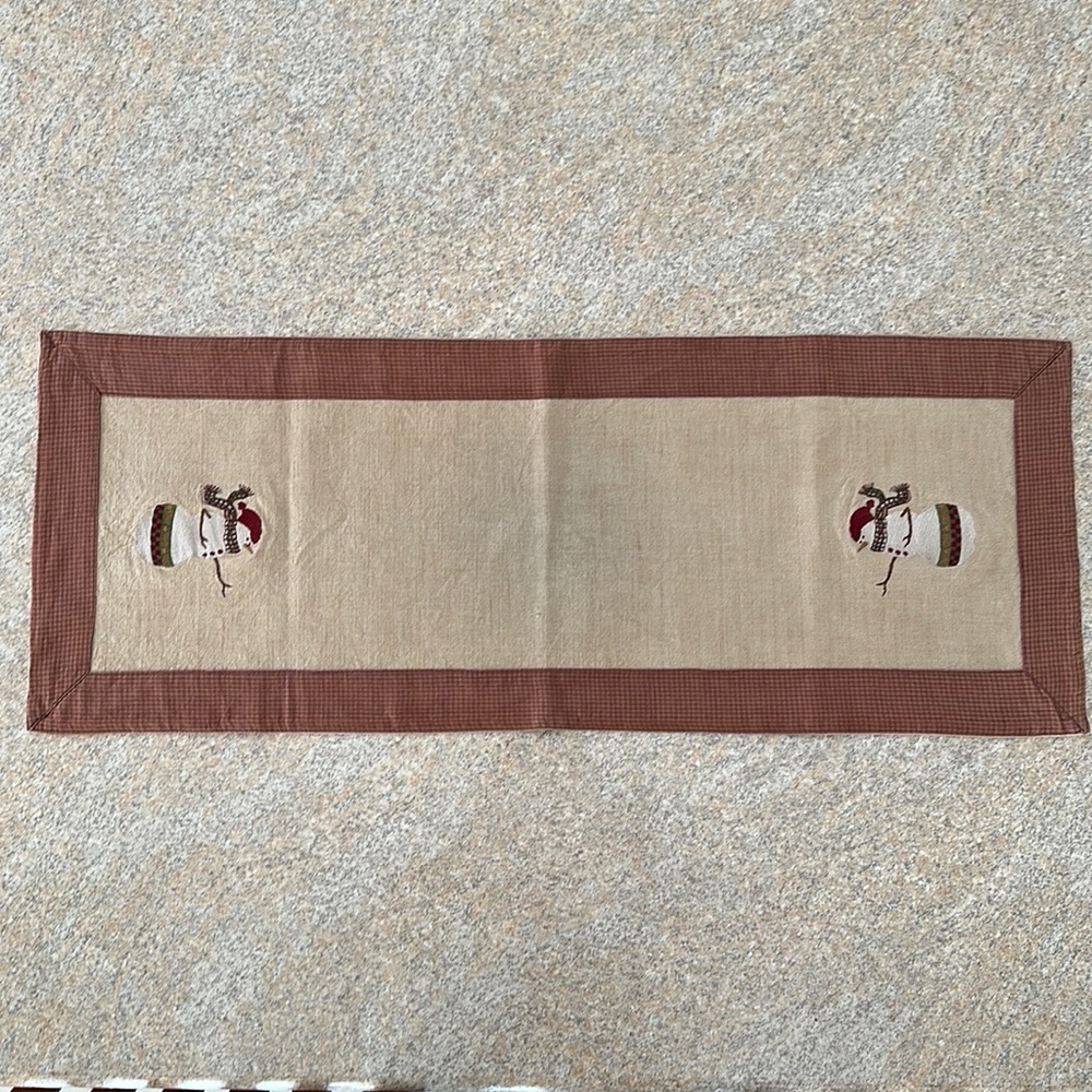 33 Inch Snowman Table Runner - Picture 1 of 10